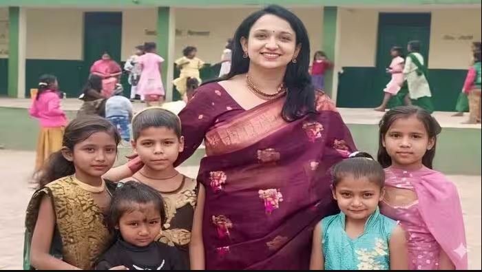 धनबाद की शिक्षिका मुनमुन भट्टाचार्य को मिलेगा राष्ट्रीय शिक्षक पुरस्कार, FLN और नवाचार से बदली स्कूल की तस्वीर